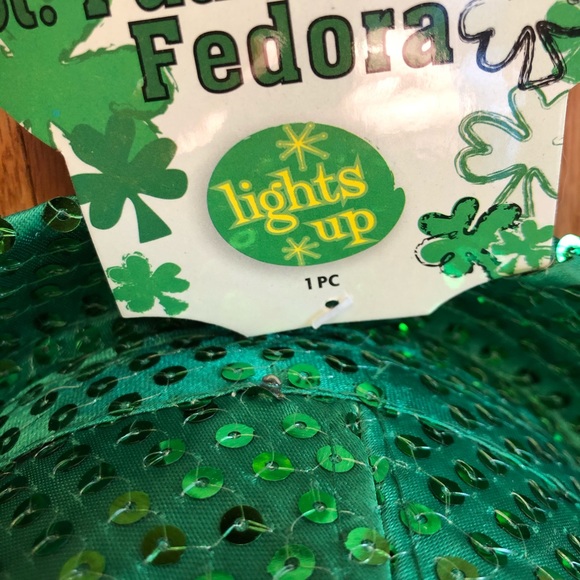 Light-Up Fedora with sequins - Picture 3 of 5